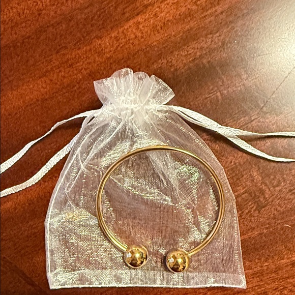 Jewelry - Gold Bangle Bracelet